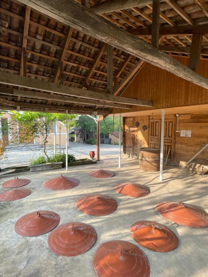 Zaali'S Wine Cellar Acomodação com café da manhã Vani Exterior foto