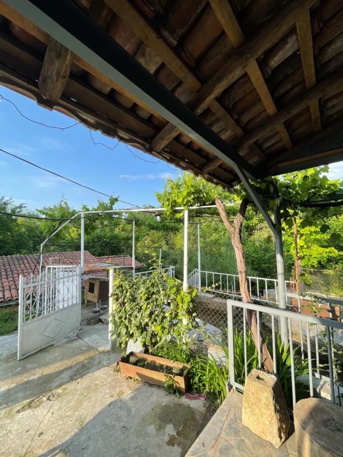 Zaali'S Wine Cellar Acomodação com café da manhã Vani Exterior foto